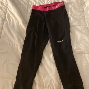Nike pro capris